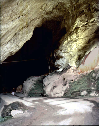 n_07  Grotteneingang 1968.jpg